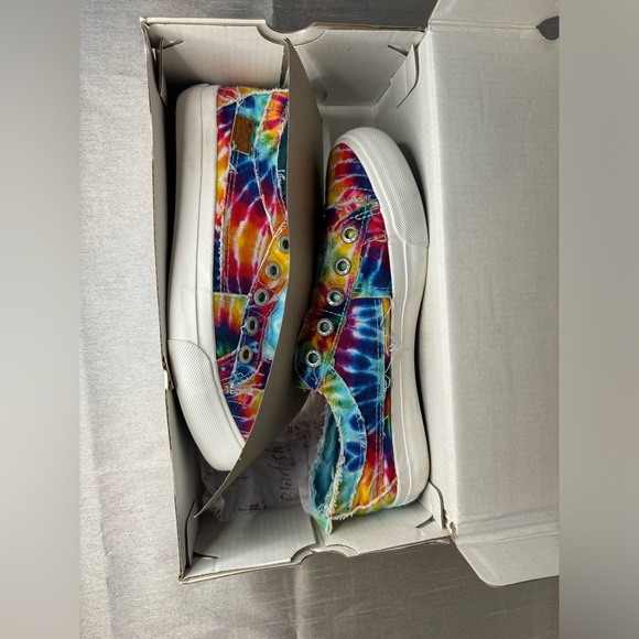 Blowfish Sneakers - Picture 9 of 9